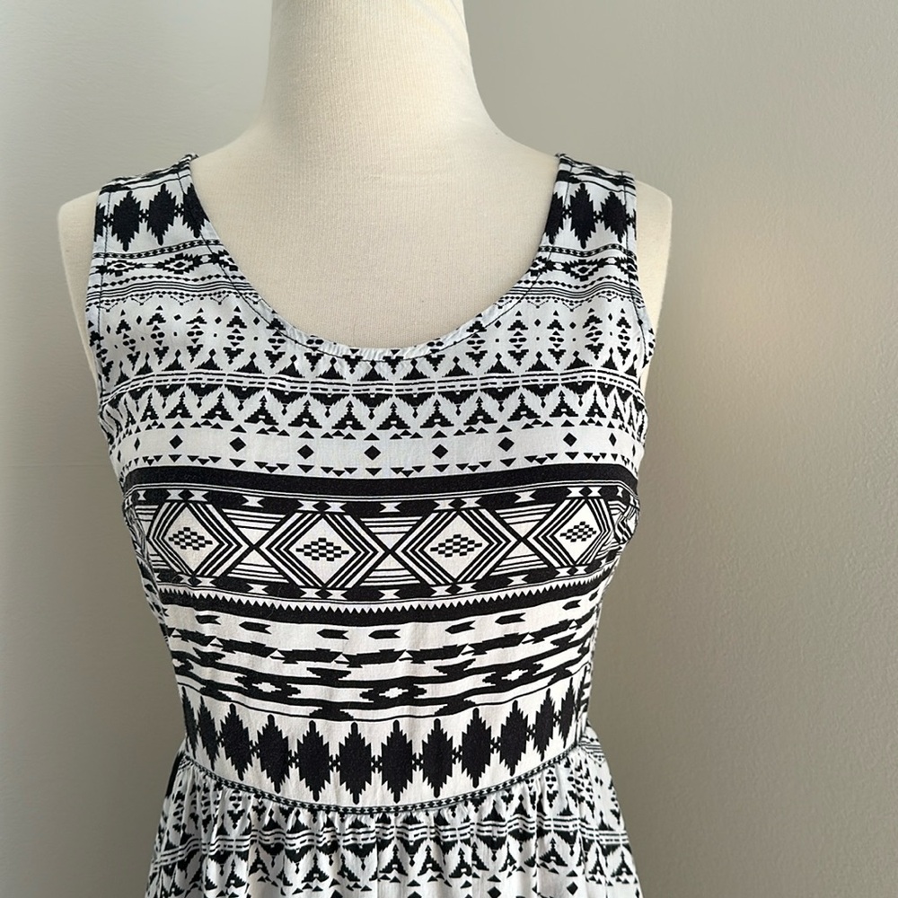 Lush black and white tribal print tank midi dress in medium